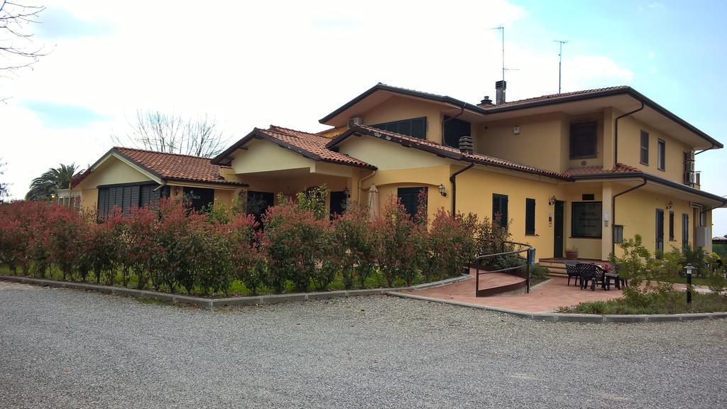 Cecco Di Nara Hotel มาสซาโรซา ภายนอก รูปภาพ