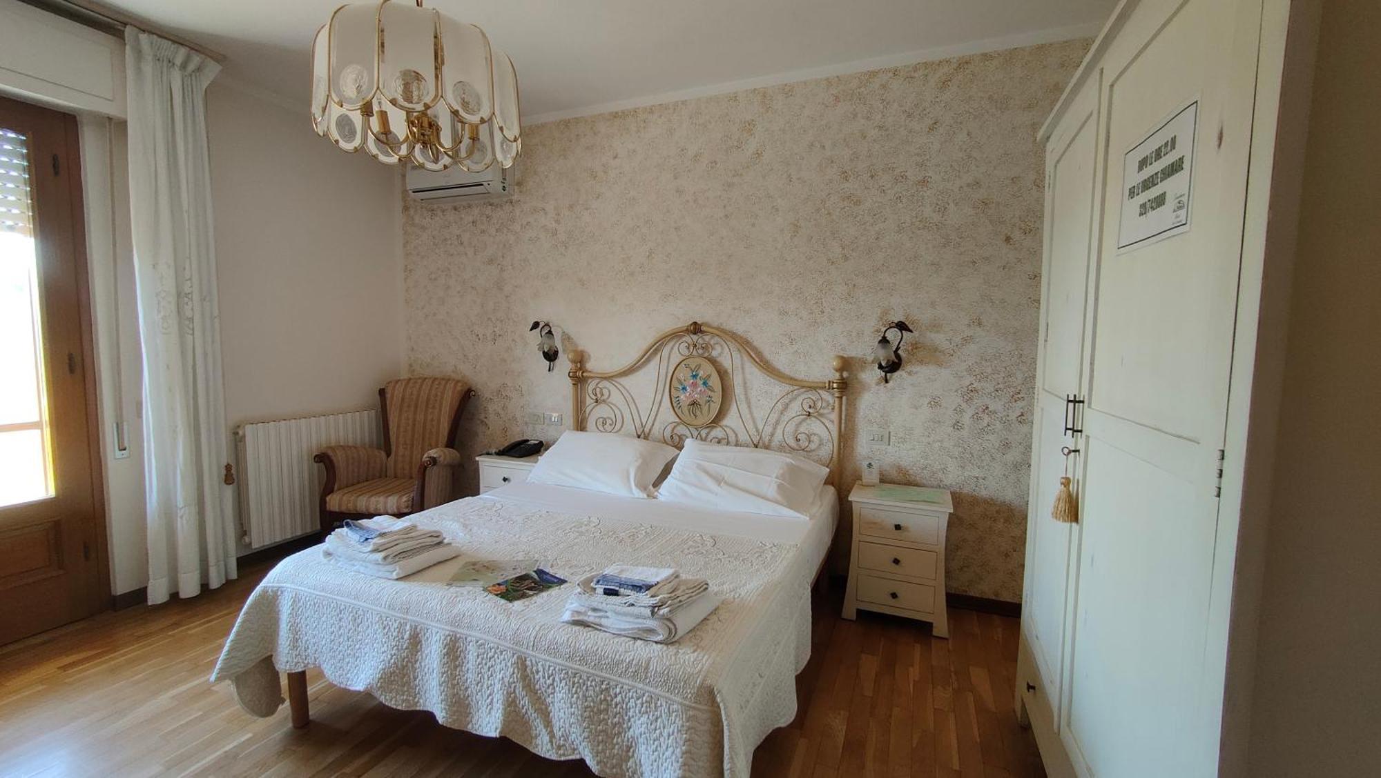 Cecco Di Nara Hotel มาสซาโรซา ภายนอก รูปภาพ