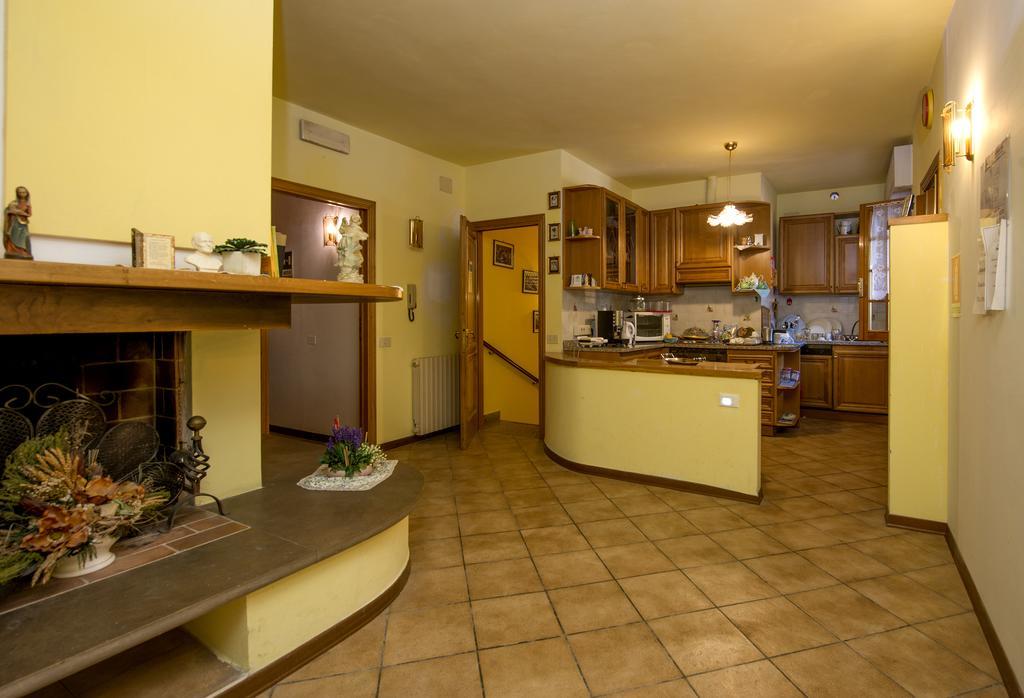Cecco Di Nara Hotel มาสซาโรซา ภายนอก รูปภาพ